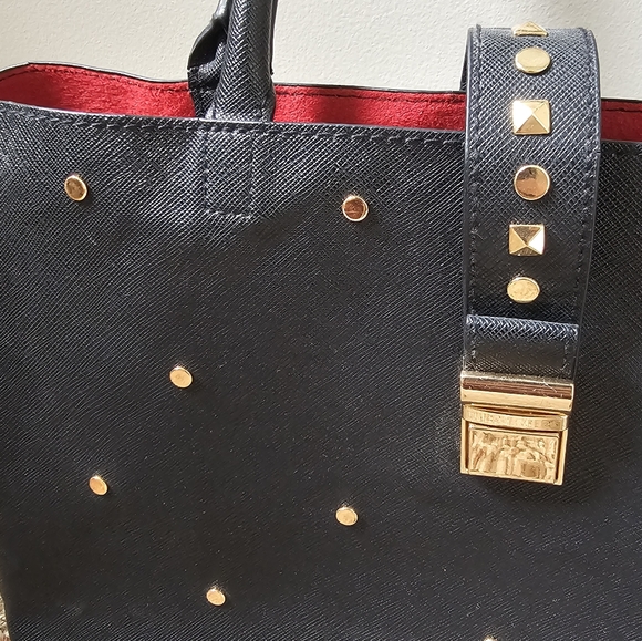 Black and Gold Stud Purse - Picture 2 of 8